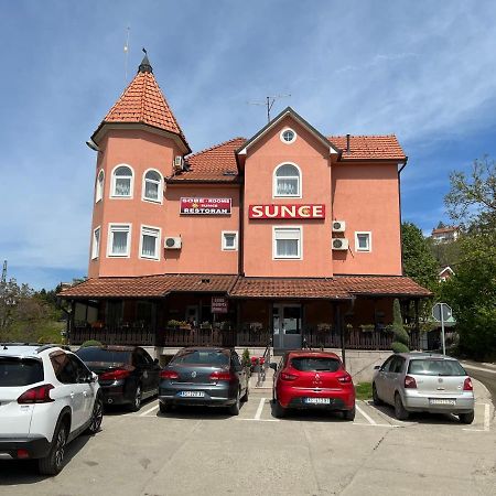 Motel Restoran Sunce Sremska Kamenica Exterior foto