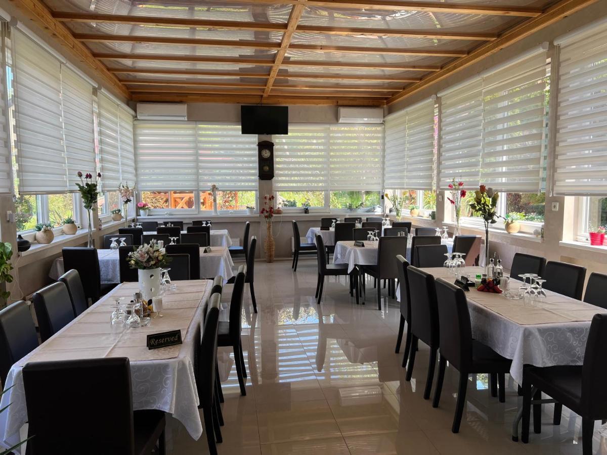 Motel Restoran Sunce Sremska Kamenica Exterior foto
