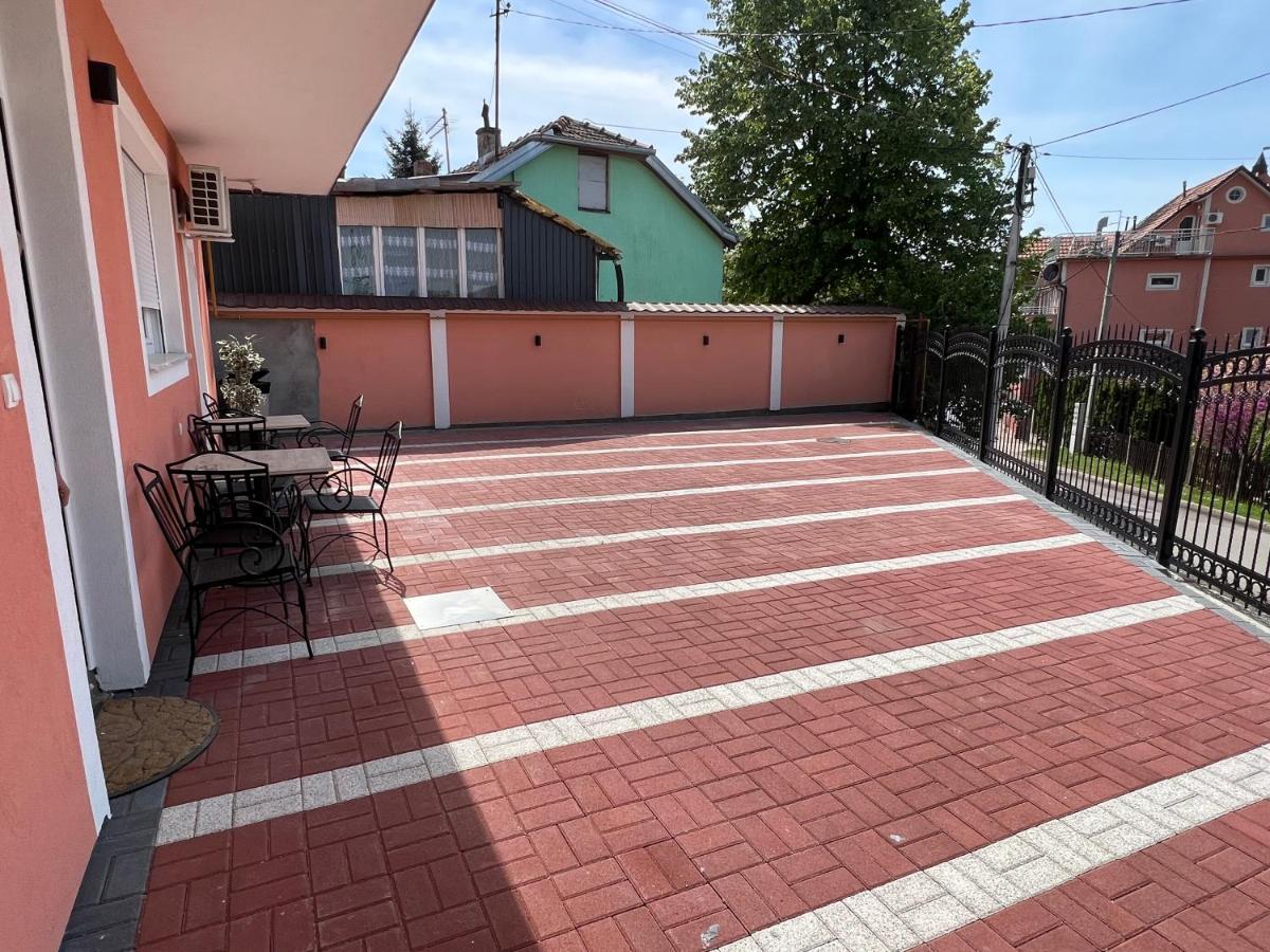 Motel Restoran Sunce Sremska Kamenica Exterior foto