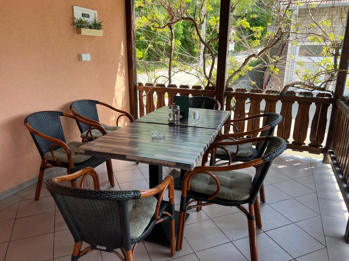 Motel Restoran Sunce Sremska Kamenica Exterior foto