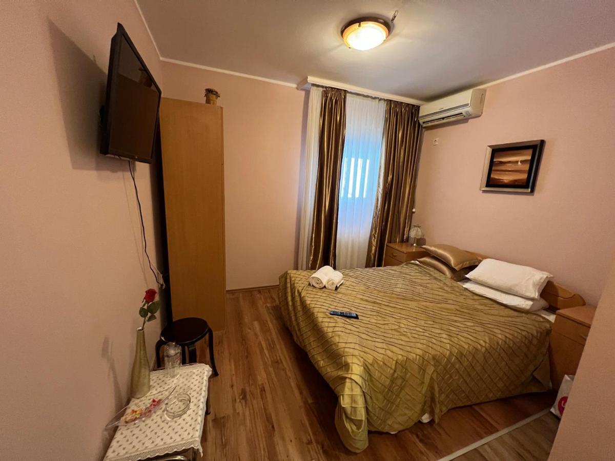 Motel Restoran Sunce Sremska Kamenica Exterior foto